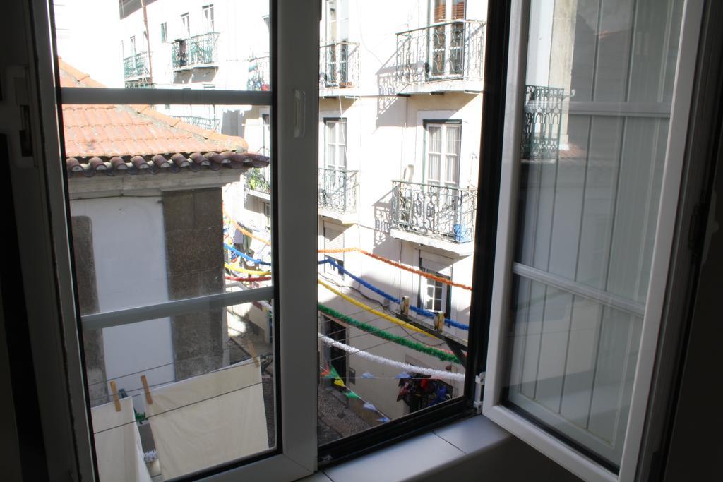 Bairro Alto In A Polaroid - Party In Appartement Lissabon